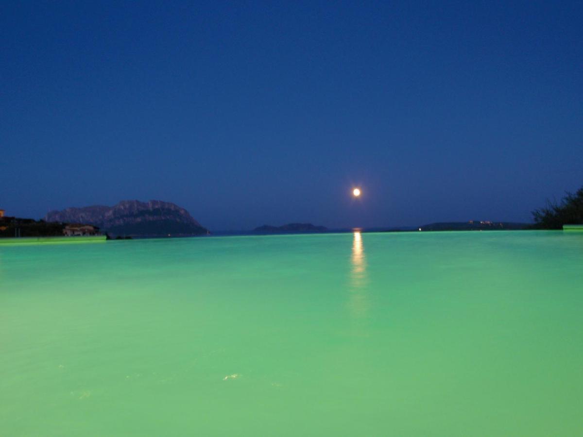 Villa And Pool Tavolara View Porto Istana ภายนอก รูปภาพ